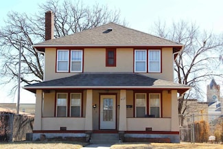 415 Leavenworth St, Manhattan, KS 66502