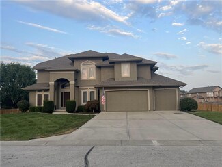 503 NE Legacy Wood Cir, Lee's Summit, MO 64086