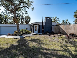 1846 Sandalwood Dr, Sarasota, FL 34231