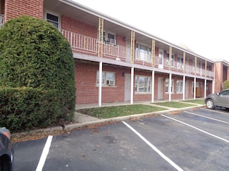 1340 N Main St Unit B11, Wheaton, IL 60187