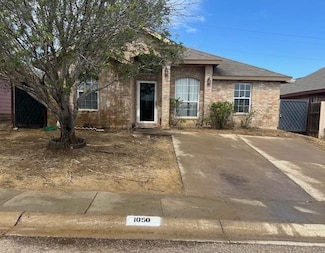 1050 Trent Dr, Laredo, TX 78046