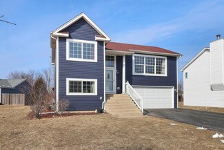 106 Shawnee Ln Unit 2, Harvard, IL 60033