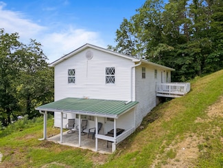 1553 Lower Mill Creek Rd, Fort Gay, WV 25514