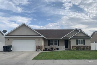 813 Pine St, Filer, ID 83328