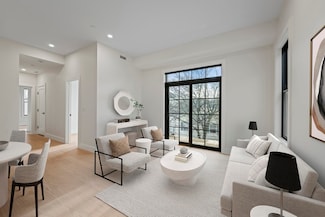 224 W 9th St Unit 4, Boston, MA 02127