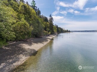 806 Russell Rd SW, Lakebay, WA 98349