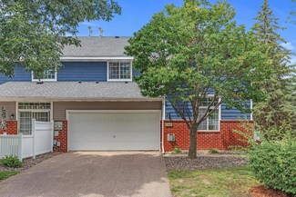 17956 Cobblestone Way, Eden Prairie, MN 55347