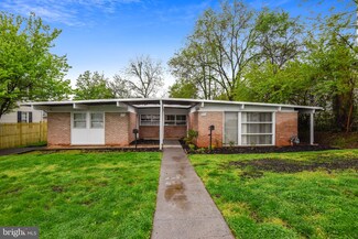 605 S King St, Leesburg, VA 20175