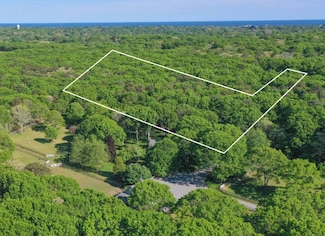 154 Oakview Hwy, East Hampton, NY 11937