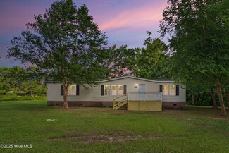 2126 Malpass Corner Rd, Burgaw, NC 28425