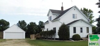 4238 330th St, Sheldon, IA 51201
