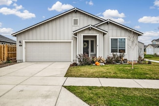 1055 NW Varnish Ln, Redmond, OR 97756