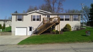673 Oak St, Mineral Point, WI 53565