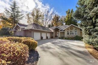 2111 S Pebblecreek Ln, Boise, ID 83706