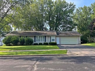 418 W Kalsched St, Marshfield, WI 54449