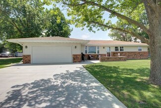 301 W Washington St, Pesotum, IL 61863