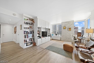 88 Morgan St Unit 2701, Jersey City, NJ 07302