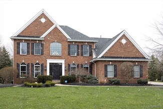 35 Stoughton Ln, Orchard Park, NY 14127