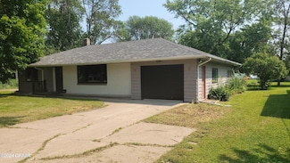 320 B Ave S, Minnewaukan, ND 58351