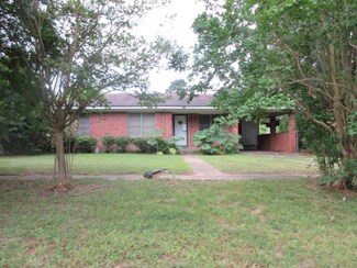 120 Frank Dr, Logansport, LA 71049