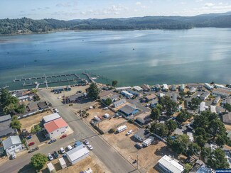 1060 NE Mill St, Waldport, OR 97394