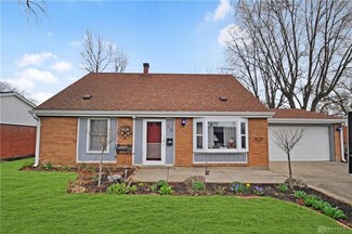 15 Laurelgrove Dr, Englewood, OH 45322