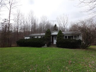 656 Field St, Clifton Springs, NY 14432