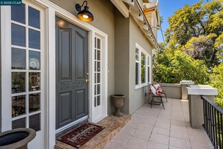 840 E 28th St, Oakland, CA 94610