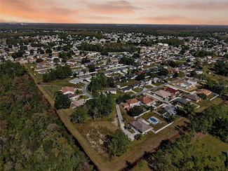 955 Cambridge Ct, Poinciana, FL 34758