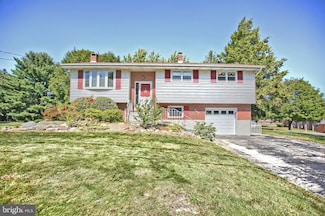 264 E 1st St, Wind Gap, PA 18091