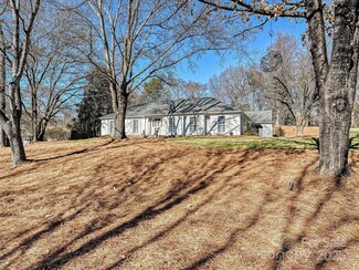 2300 Hamilton Mill Rd, Charlotte, NC 28270