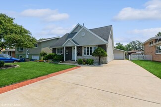 13617 Loomis Ln, Crestwood, IL 60445