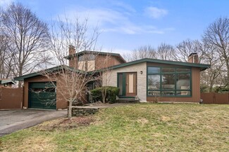 37 Hemlock St, Norwood, MA 02062