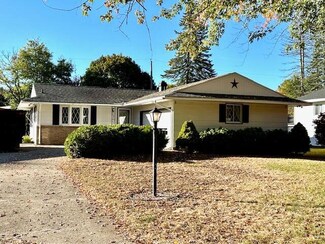 719 E Judd St, Greenville, MI 48838