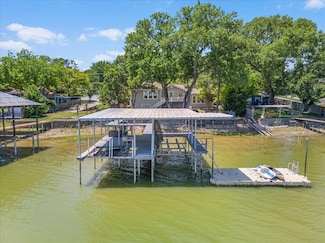 1128 W Lake Dr, Weatherford, TX 76087