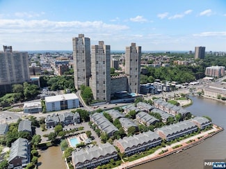 7000 Jfk Blvd E Unit 40B, West New York, NJ 07093