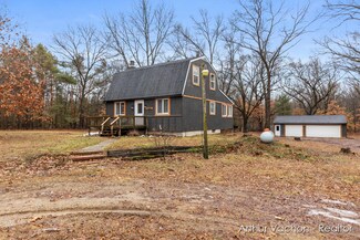 11820 Sandy Bottom Rd NE, Greenville, MI 48838