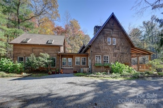 24 Wood Lake Dr, Fairview, NC 28730