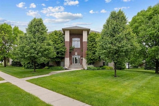 364 Camden Rd Unit I364, Iowa City, IA 52245