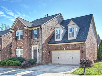 712 English Tudor Ln, Charlotte, NC 28211