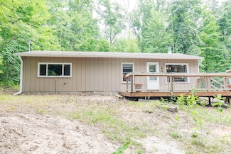2788 N Wisner Ave, White Cloud, MI 49349