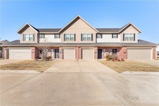 2735 W Shasta Rd, Rogers, AR 72758