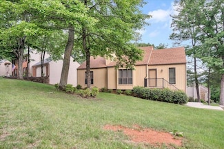 4554 Summerset Dr, Roanoke, VA 24018