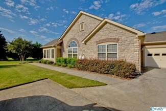 40 Laurel Ln, Brownsboro, AL 35741