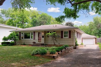 1424 Rhode Island Ave N, Golden Valley, MN 55427