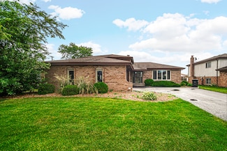 19221 Grant St, Lansing, IL 60438