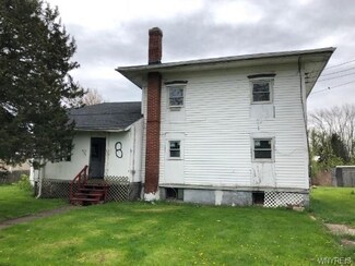 8 West Ave, Waterport, NY 14571