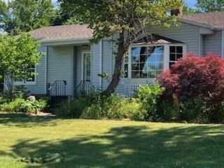 327 S Berrien St, New Buffalo, MI 49117