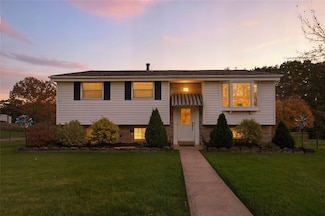 801 Redstone Dr, Allison Park, PA 15101