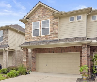 525 N 1st St, La Porte, TX 77571